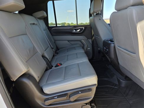 Used 2023 Chevrolet Suburban Z71 w/ Luxury Package image 27