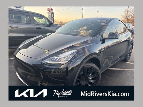 Used 2023 Tesla Model Y Long Range image 1