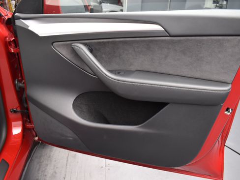 Used 2023 Tesla Model Y Long Range image 19