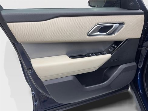 Used 2022 Land Rover Range Rover Velar R-Dynamic S image 32