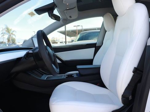 Used 2021 Tesla Model Y Performance image 11