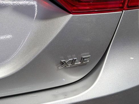 Used 2019 Toyota Camry XLE w/ Navigation Package image 10