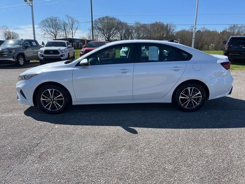 Used 2023 Kia Forte LXS w/ LXS Technology Package image 8