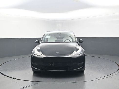 Used 2022 Tesla Model Y Long Range AWD/4WD image 4