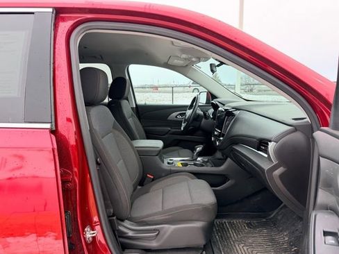 Used 2021 Chevrolet Traverse LT image 10