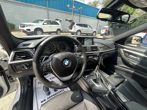 Used 2017 BMW 330i xDrive Sedan AWD/4WD image 5