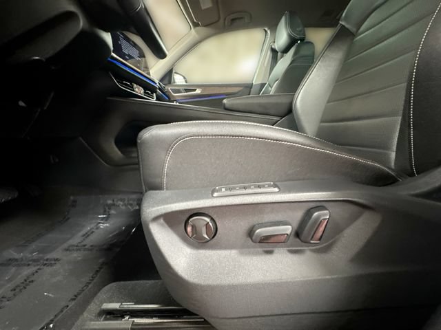 Certified 2025 Volkswagen Atlas SEL AWD/4WD image 15