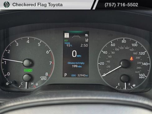 Used 2024 Toyota Corolla Cross AWD Hybrid image 9