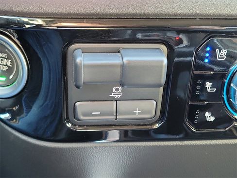 Used 2022 GMC Sierra 1500 SLT image 12