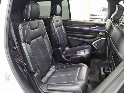 Used 2021 Jeep Grand Cherokee L Overland w/ Luxury Tech Group IV image 30