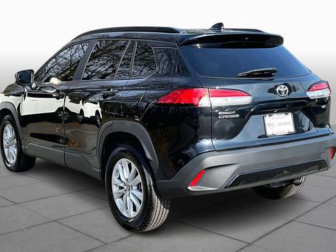 Certified 2022 Toyota Corolla Cross LE image 11