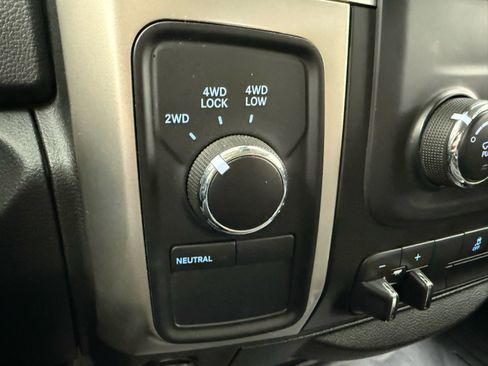 Used 2015 RAM 2500 SLT w/ Luxury Group image 17