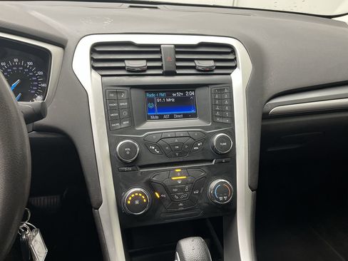 Used 2013 Ford Fusion SE image 16