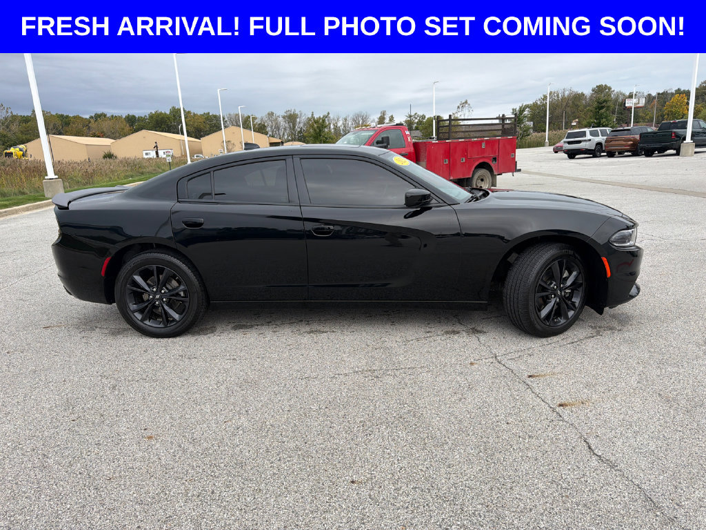 Used 2023 Dodge Charger SXT w/ Blacktop Package AWD/4WD image 2