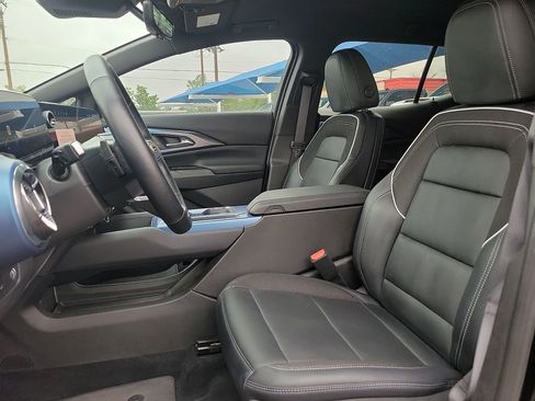 Used 2025 Chevrolet Equinox EV LT w/ Convenience Package II FWD image 12