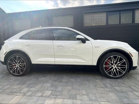 New 2025 Porsche Macan Turbo Electric image 12