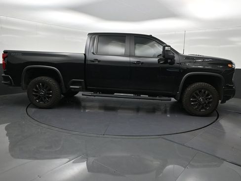 Used 2025 Chevrolet Silverado 2500 LT w/ Trail Boss Package AWD/4WD image 7