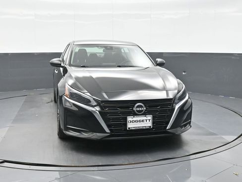 Used 2025 Nissan Altima 2.5 SV image 18