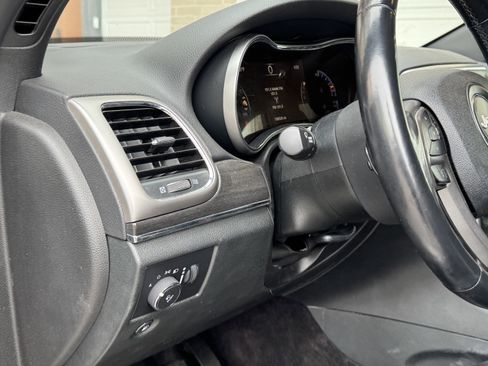 Used 2018 Jeep Grand Cherokee Limited image 17
