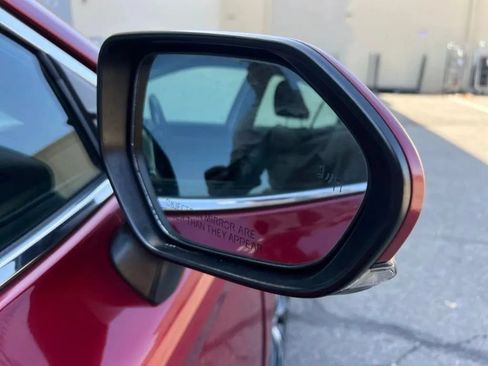 Used 2018 Toyota Camry SE w/ Convenience Package FWD image 34