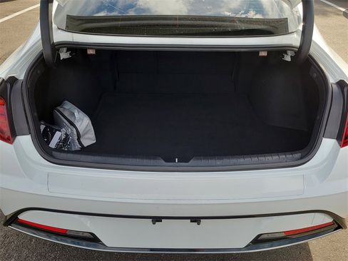 Used 2023 Hyundai Sonata SEL w/ Cargo Package image 7