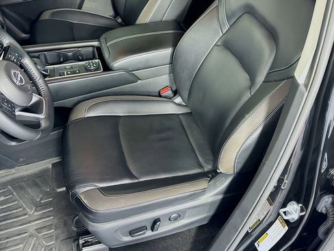 Used 2023 Nissan Pathfinder SL w/ SL Premium Package image 19