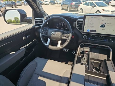 Used 2025 Toyota Sequoia Limited AWD/4WD image 32