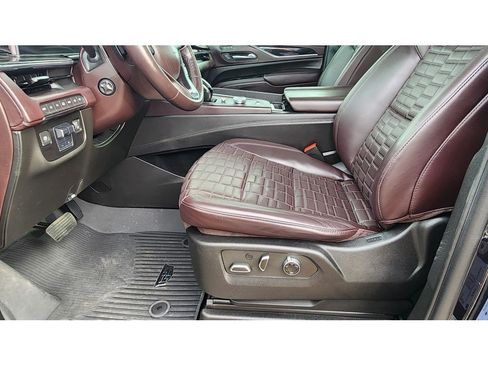 Certified 2023 Cadillac Escalade Premium Luxury Platinum w/ LPO, Radiant Package image 6