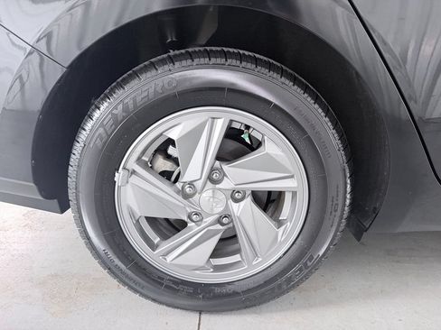 Used 2026 Hyundai Elantra SE FWD image 4