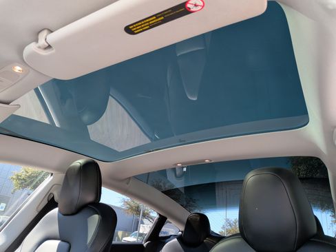 Used 2020 Tesla Model 3 Standard Range image 28