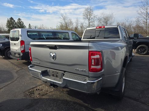 Used 2024 RAM 3500 Big Horn w/ Level 2 Equipment Group image 2