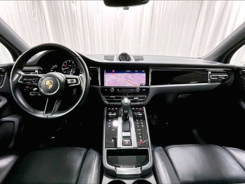 Used 2024 Porsche Macan image 17