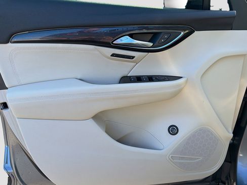 Used 2021 Buick Envision Essence image 22