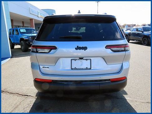 New 2025 Jeep Grand Cherokee L Limited image 6