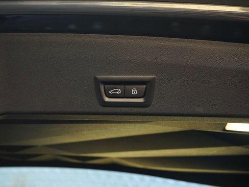 Used 2023 BMW XM image 33