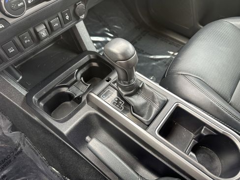 Used 2023 Toyota Tacoma Limited AWD/4WD image 21