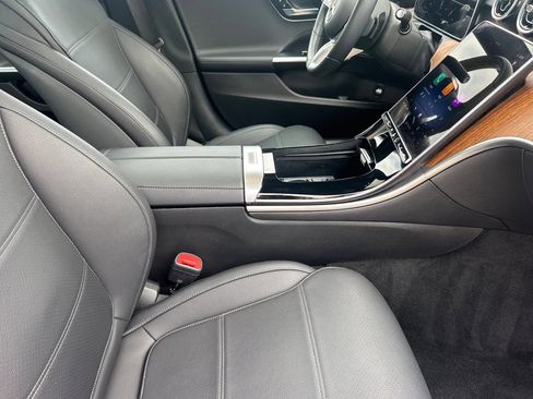 Used 2025 Mercedes-Benz C 300 Sedan image 15