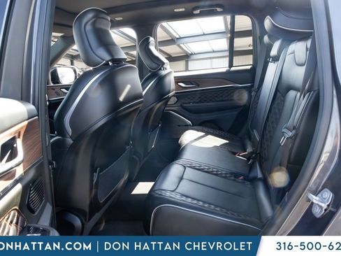 Used 2022 Jeep Grand Cherokee Summit AWD/4WD image 19