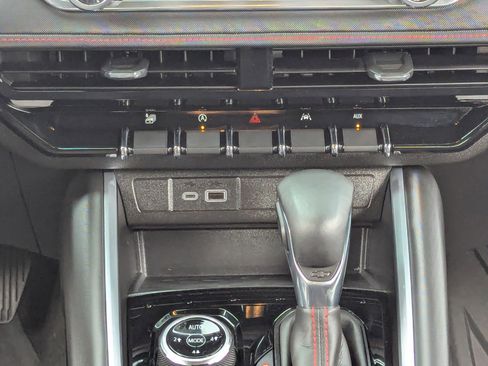 Certified 2024 Chevrolet Colorado Z71 w/ Z71 Convenience Package 2 image 20