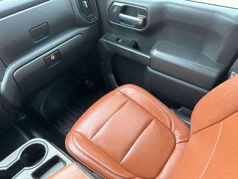 Used 2020 Chevrolet Silverado 1500 Custom w/ Custom Value Package RWD image 14
