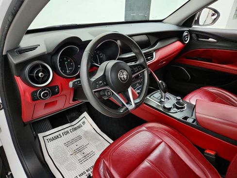 Used 2019 Alfa Romeo Stelvio AWD image 13