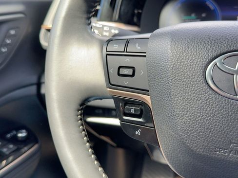 Used 2024 Toyota Crown Limited image 15