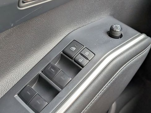 Used 2022 Toyota Highlander XLE image 20