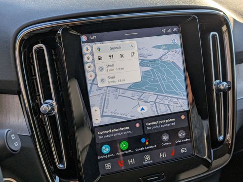 New 2026 Volvo XC40 B5 Plus w/ Protection Package Premier image 20