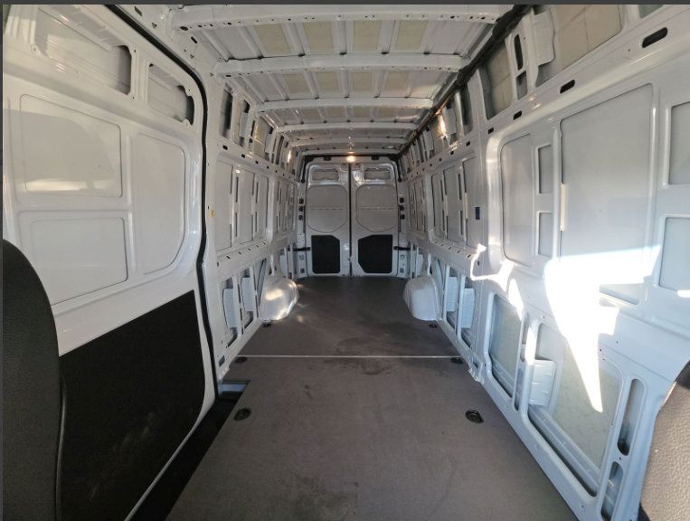 Used 2025 Mercedes-Benz Sprinter 2500 image 12