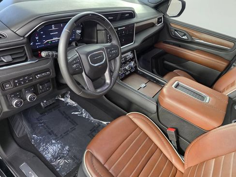 Used 2024 GMC Yukon Denali Ultimate AWD/4WD image 10