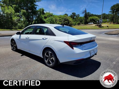 Used 2023 Hyundai Elantra SEL w/ Convenience Package FWD image 3