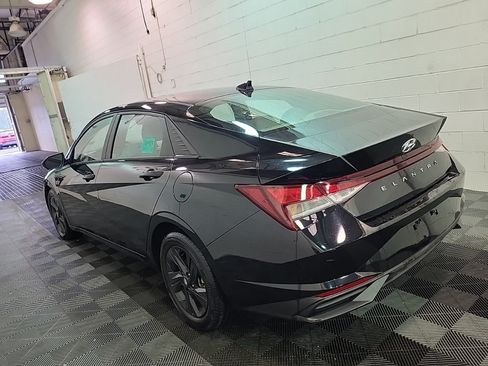Used 2021 Hyundai Elantra SEL w/ Convenience Package FWD image 2