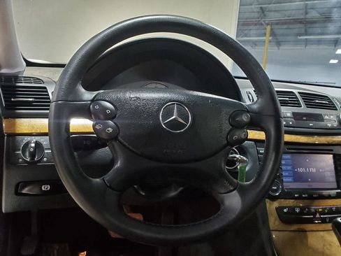 Used 2008 Mercedes-Benz E 350 Sedan image 29