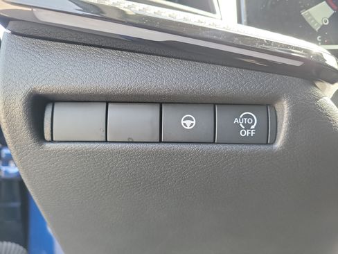Certified 2025 Nissan Kicks SR FWD image 31